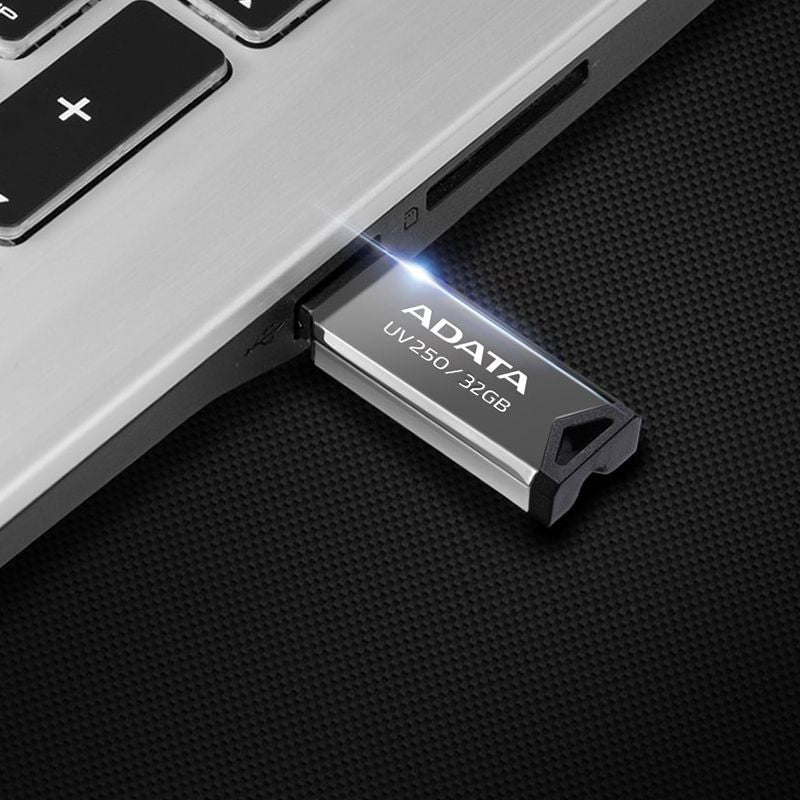 Flash Drive 2.0 32gb Metal Adata Uv 250 cu USB