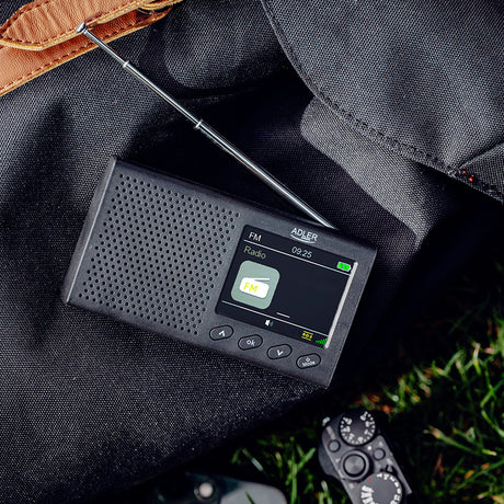 Radio portabil cu ceas Adler AD 1198 cu Bluetooth, radio FM, alarma si afisaj LCD