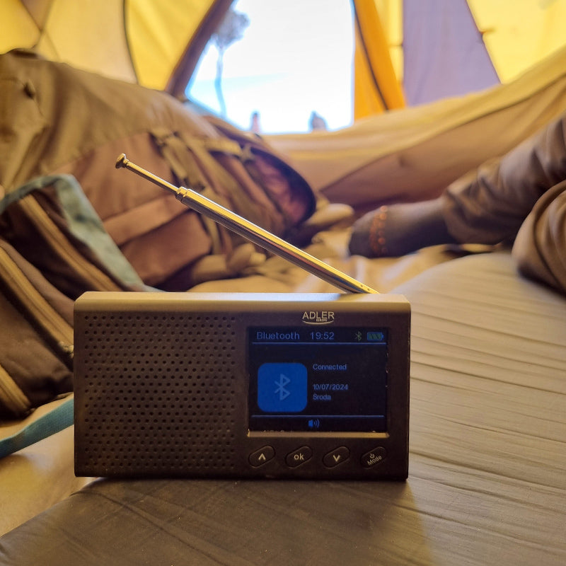 Radio portabil cu ceas Adler AD 1198 cu Bluetooth, radio FM, alarma si afisaj LCD