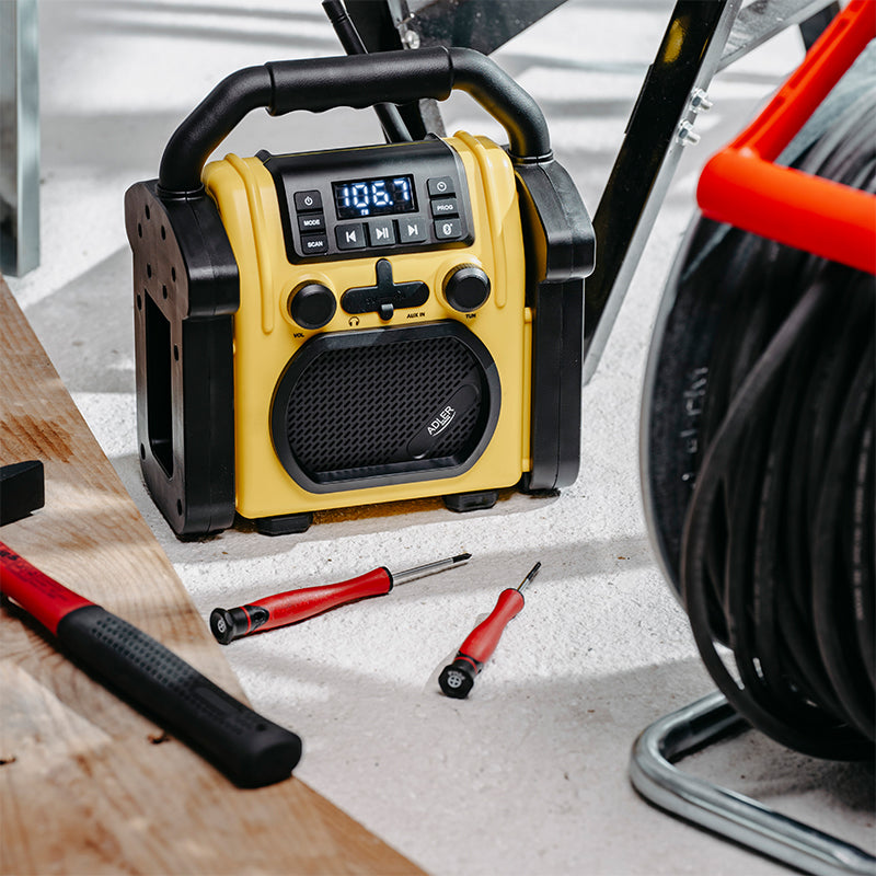 Radio portabil IPX54 Adler AD 1911 cu Bluetooth, radio FM, baterie reincarcabila si AUX