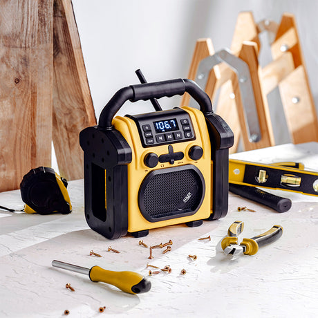 Radio portabil IPX54 Adler AD 1911 cu Bluetooth, radio FM, baterie reincarcabila si AUX