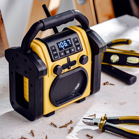 Radio portabil IPX54 Adler AD 1911 cu Bluetooth, radio FM, baterie reincarcabila si AUX