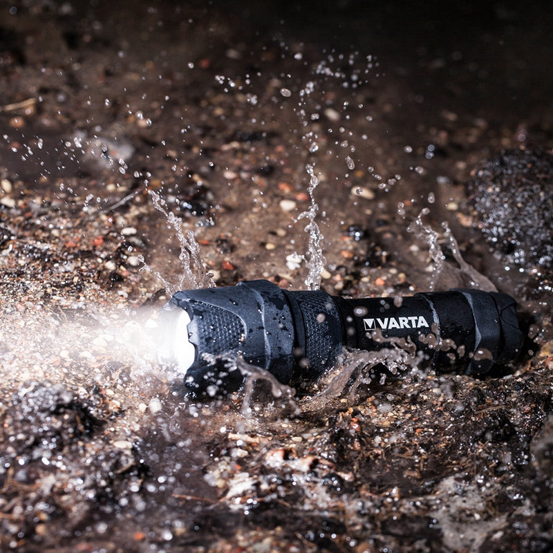 Lanterna LED Indestructible Pro Varta F 10
